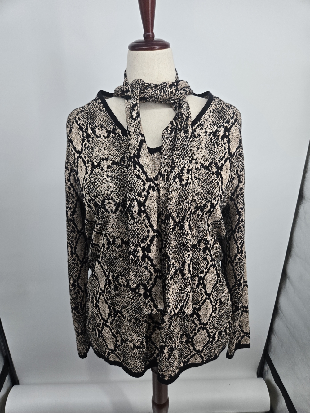 Chico's Snake Print V-Neck Sweater with Neck Tie XL